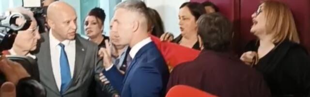 SVAĐA u Skupštini Niša: Opozicija "ZAKLJUČALA" vlast (VIDEO)