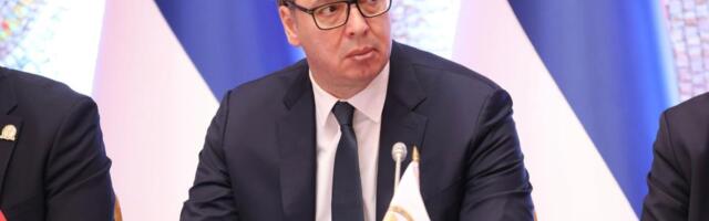 U 12 SATI: Vučić sa komandantom Komande združenih snaga NATO u Napulju