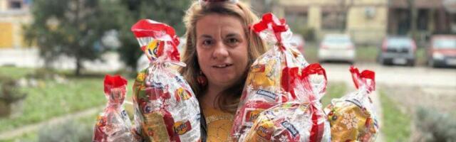 HEROINA BEZ TITULE! Vesna iz Sremske Mitrovice ošišala grad, a "nahranila" 90 DEČIJIH OSMEHA: "Teta Veki, hoće li biti paketića?" (FOTO)