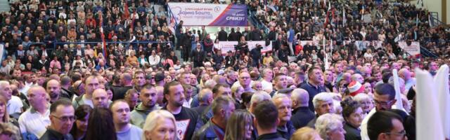 Vučić u Bajinoj Bašti: Obraća se građanima u prepunoj hali (VIDEO)