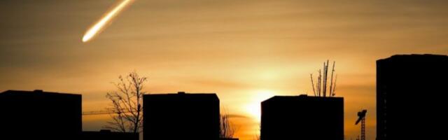 OD JEZIVIH EKSPLOZIJA NA NEBU I TLO PODRHTAVA! Zabeležen najveći broj udara u poslednjih 14 godina: Blesak 10 PUTA SJAJNIJI OD VENERE, delovi vatrenih kugli PADAJU NA KUĆE! (VIDEO)