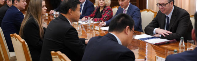 Председник Вучић са представницима корпорације Шендонг хај спид груп