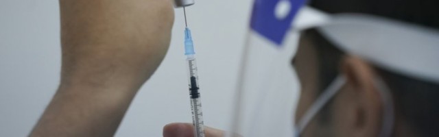 DA LI SME U ISTO VREME DA SE PRIMI VAKCINA PROTIV GRIPA I KORONE: Evo kako organizam reaguje na tu kombinaciju!