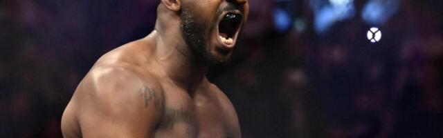 BIVŠI UFC ŠAMPION U POSETI KOD KADIROVA: Jeo sam ko kralj! A tek što sam pucao! Najviše mi se dopao ručni raketni bacač (FOTO)