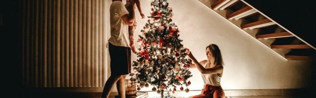 Kako da vaša jelka ove godine izgleda kao iz časopisa: 5 jednostavnih koraka za savršenu dekoraciju