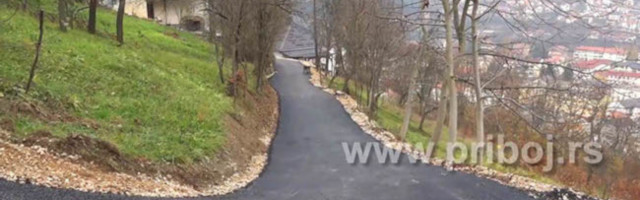 Завршено асфалтирање пута у насељу Читлук, радови се настављају упркос јесењем времену