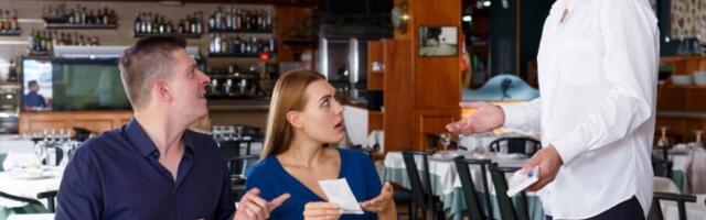 RAČUN SA CRNOGORSKOG PRIMORJA RAZBESNEO GOSTE: Isplivala fotografija ceha iz poznatog objekta, jedna stavka je tek POSEBNA PRIČA!