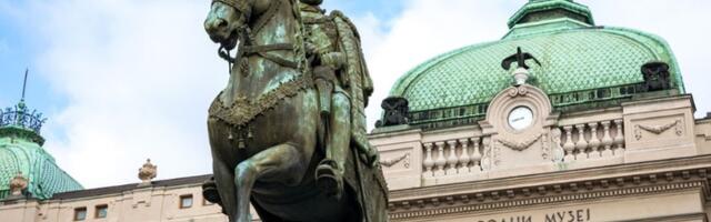 SRCE: Postavljanje bine i skela za novogodišnji koncert UGROŽAVA spomenik knezu Mihailu