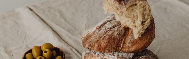 Beskvasni i bezglutenski hleb od heljdinog i pirinčanog brašna