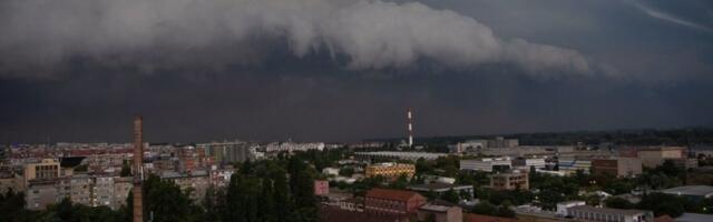 Nižu se upozorenja iz sata u sat: Na snazi najviši crveni stepen - Ovo su saveti za građane