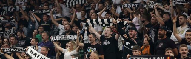 Hiljadu "grobara" maršira ka Areni: Ovo nismo dugo videli (VIDEO)