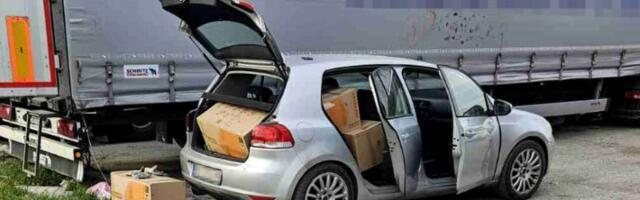 Uhvaćeni prilikom preuzimanja marihuane: Presretnuta pošiljka od 33 kg u Novom Sadu (FOTO)
