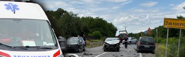 PRVE SLIKE SA MESTA STRAVIČNE NESREĆE KOD VRANJAČKE BANJE! Delovi automobila rasuti po kolovozu - EVO ŠTA JE UZROK LANČANOG SUDARA! (FOTO)
