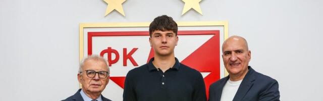 Zvezda ulaže u budućnost: Najmlađi debitant u klupskoj istoriji produžio ugovor do 2028. godine