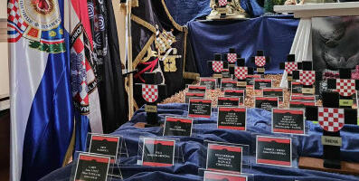 Уста­шка ико­но­гра­фи­ја у бо­жић­ним ја­сли­ца­ма у Ши­бе­ни­ку