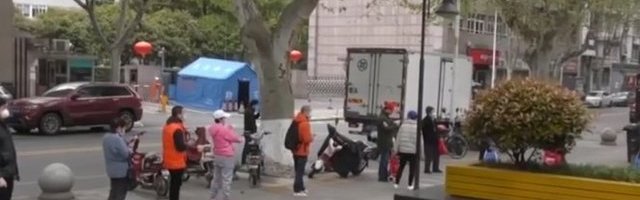 GRAĐANI VUHANA PONOVO NA ULICAMA! Evo čega su najviše željni sada kada je opasnost otklonjena! (FOTO/VIDEO)