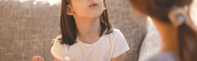 SAM U KUĆI! Evo kad je pravo vreme da OSTAVITE DETE SAMO, pre toga ga obavezno NAUČITE OVO!