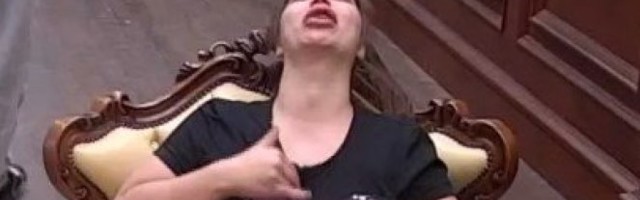 MILJANA DOBILA NAPAD - GUŠI SE! Odmah joj UKAZALI POMOĆ - Kristijan Golubović SKOČIO, PREPADNUTA (VIDEO)