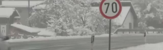 Снег зауставио саобраћај у БиХ