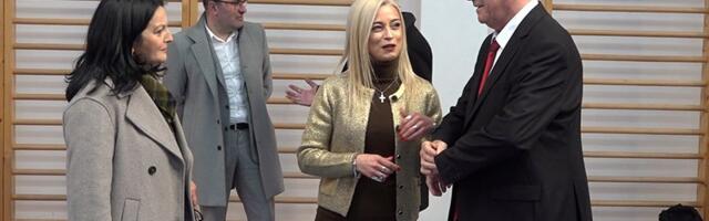 Ministarstvo će pomoći da se sanira krov sale škole u Sevojnu (VIDEO)