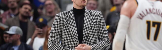 Denver opet pobedio, Jokić se pojavio na parketu, srdačno izgrlio starog druga koji je meč završio sa 38 poena