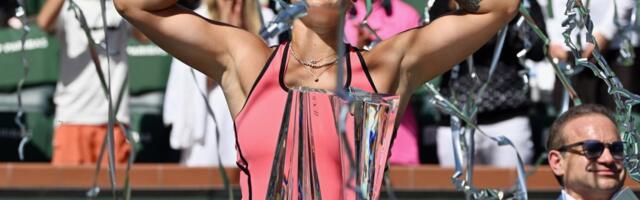 FINALE ZA PAMĆENJE - SABALENKA POSLE PREOKRETA POKORILA PUSTINJU! Spasila meč loptu i osvojila prvu titulu u Indijan Velsu!