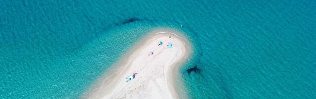 Ovo je najlepša i najopasnija plaža u Grčkoj: Srbi je obožavaju, ali ovo morate znati pre ulaska u vodu