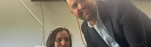 Valentina i Miroslav se venčali u bolnici: Mlada umesto u venčanici pred matičarem u bolničkoj pidžami (FOTO)