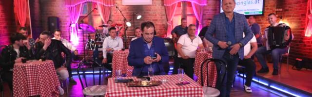 Pevaču dve koleginice nudile seks u troje: "Bežao sam kao đavo od krsta"