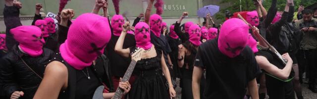 Aktivisti "Pussy Riot" upali u prostor ruskog paviljona na bijenalu u Veneciji: Nastao opšti haos!