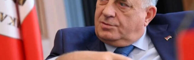 Додик о Шмиту: Испраћен поражен и понижен