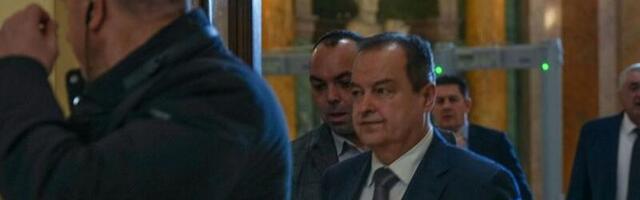 Dačić: Policija neće nikoga da bije, niko ne sme da upada u institucije