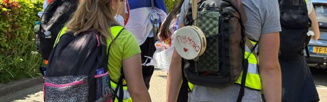 Kolona studenata iz Srbije i dijaspore krenula peške put Brisela