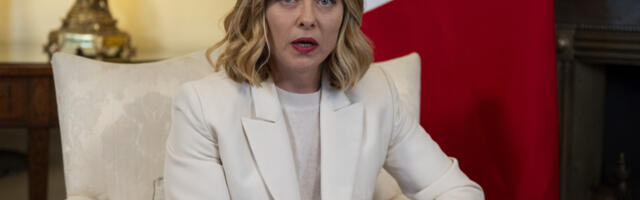 "BLATI PREDSEDNIKA" Opozicija traži da Meloni odgovara zbog napada "Braće Italije" na Serđa Matarelu