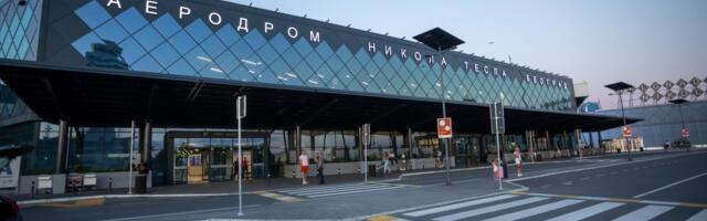 Avion iz Dubaija sleteo u Beograd: Još jedan redovan let