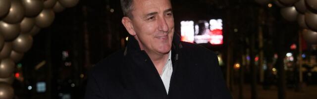 Prosidba pred punom Arenom: Emocije preplavile koncert Sergeja Ćetkovića