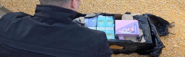 U tovaru kukuruza pokušao da krijumčari patike i električne cigarete