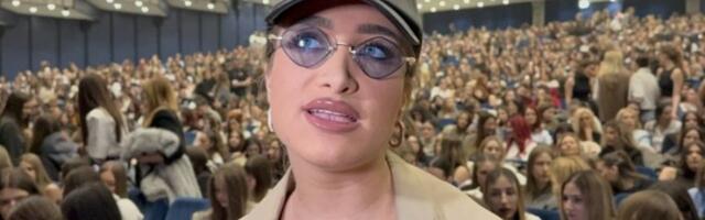 ŠOK! Ovako se pojavila na koncertu Jakova Jozinovića! SVE SE PROVIDI ISPOD SAKOA! Milica Jokić progovorila o SKANDALU Čolinog naslednika! (VIDEO)