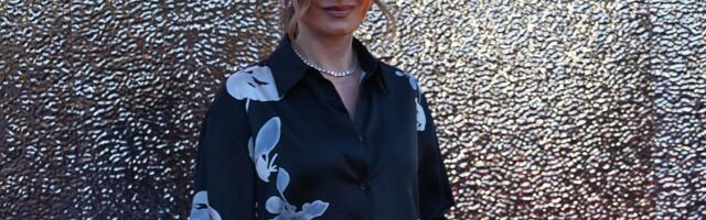 Majka Jelene Tomašević je postala penzionerka: Pevačica izgleda kao njen odraz u ogledalu! (Foto)