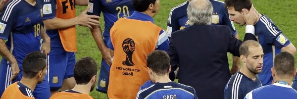 Nova tužna vest - Preminuo selektor koji je Argentinu doveo do finala SP
