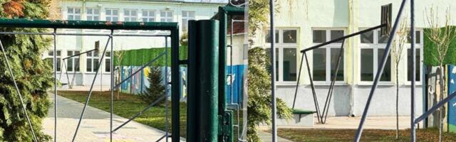 Horor u Zrenjaninu: Mladić se obesio o koš u dvorištu osnovne škole! (FOTO)