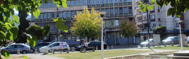 Vlasotince: Osnovci i srednjoškolci dobili jednokratnu pomoć za proslavu matura