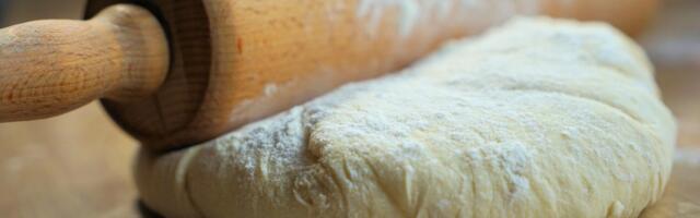 Umesto mleka, u testo dodajte ovu namirnicu - pecivo naraste duplo, ostane meko i sutradan