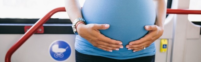 Odbio da ustupi mesto trudnici: Imao i šta da joj kaže