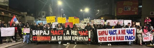 Protest „Biraj čast, a ne čas“
