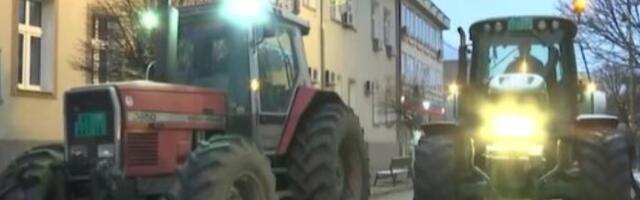 Opštinskoj zgradi u kojoj protestuju poljoprivrednici iz Rače isključeno grejanje