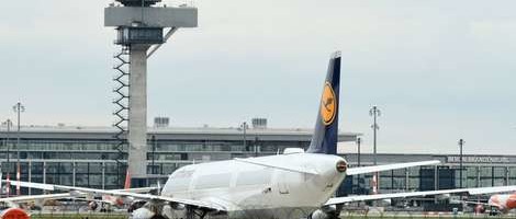Prvi avion s devet godina zakašnjenja sletio na novi aerodrom u Berlinu