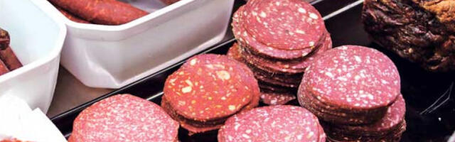 Из промета повучено 400 килограма небезбедног меса и прерађевина