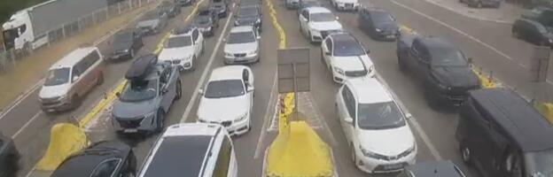 KOLONE I DALJE NAJDUŽE NA GRADINI: Na Horgošu i Preševu nema gužve!