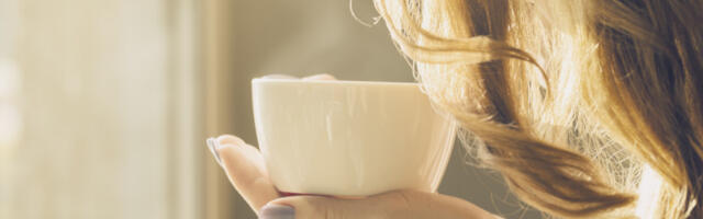 Kafa i kosa: Da li su zaista vidljivi rezultati, ukoliko isperete kosu kafom?